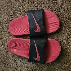 Girls Nike Slides
